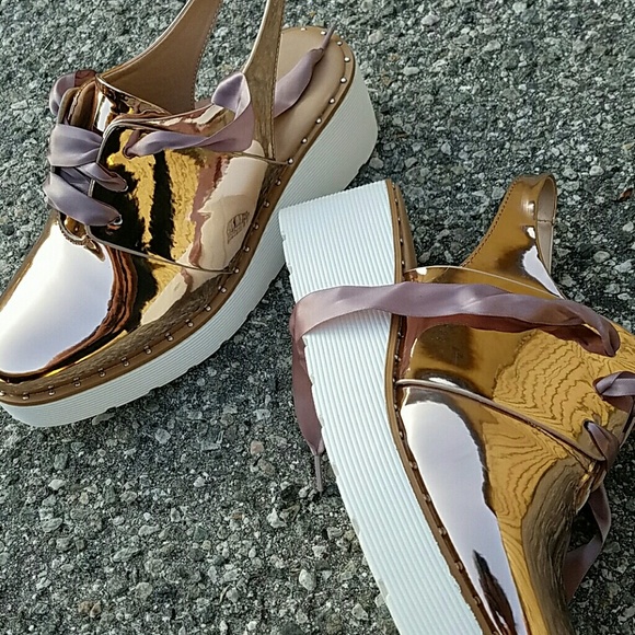 9 Rose Gold Odette Slingback Platform - Picture 2 of 6